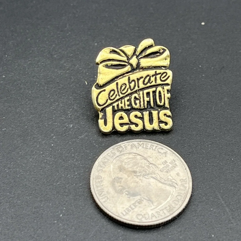 Celebrate The Gift Of‎ Jesus Gold Tone Religion Christianity Lapel Hat Pin